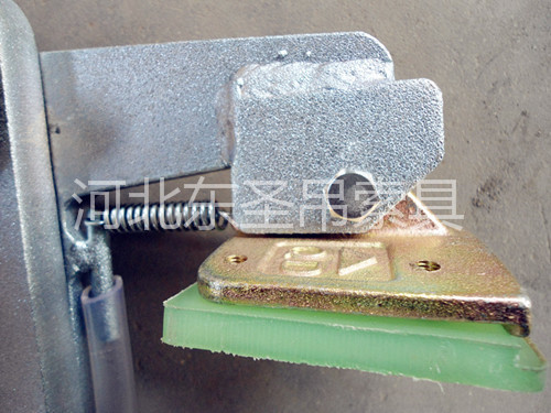 安裝路沿石的專用工具 安裝路沿石的專用工具