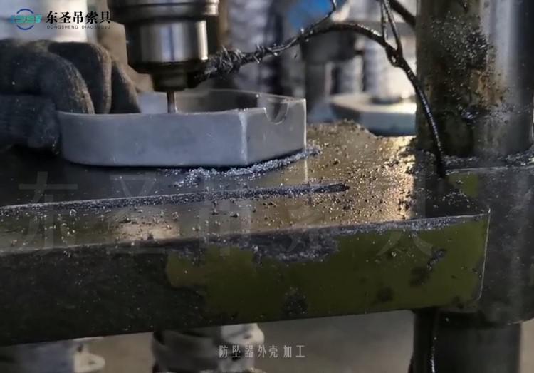 需要根據作業環境來選擇合適的防墜裝置